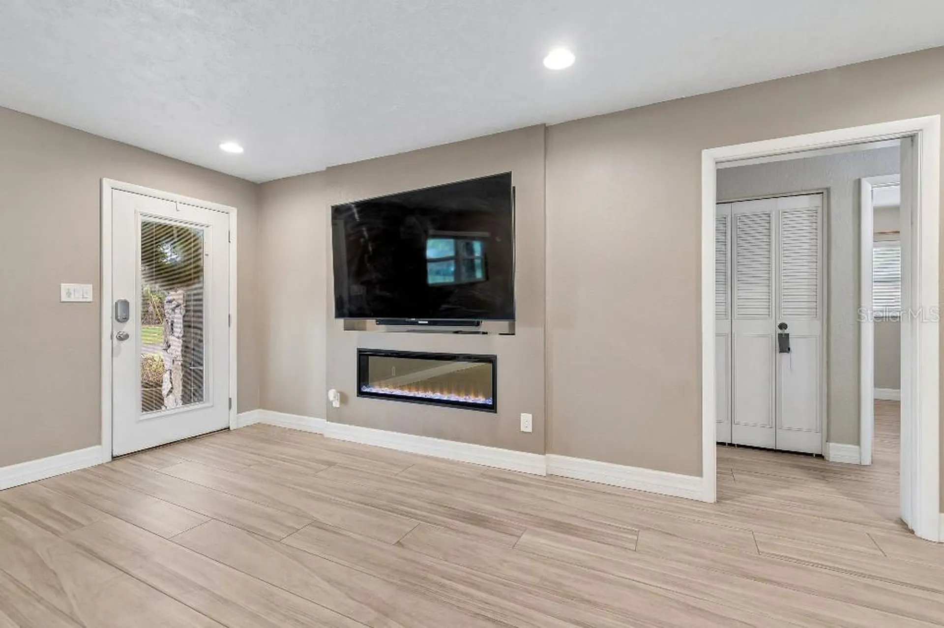 1611 Sunnyhills Drive Brandon FL 33510