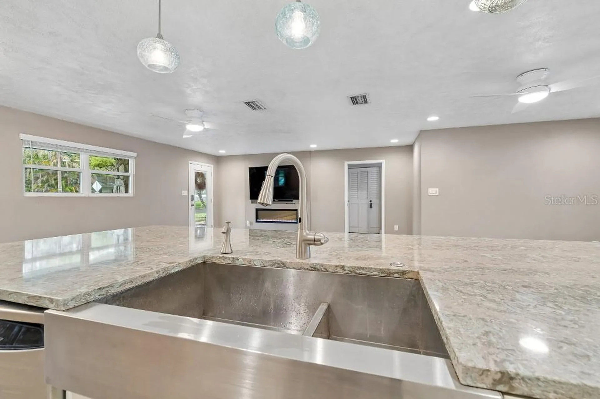 1611 Sunnyhills Drive Brandon FL 33510