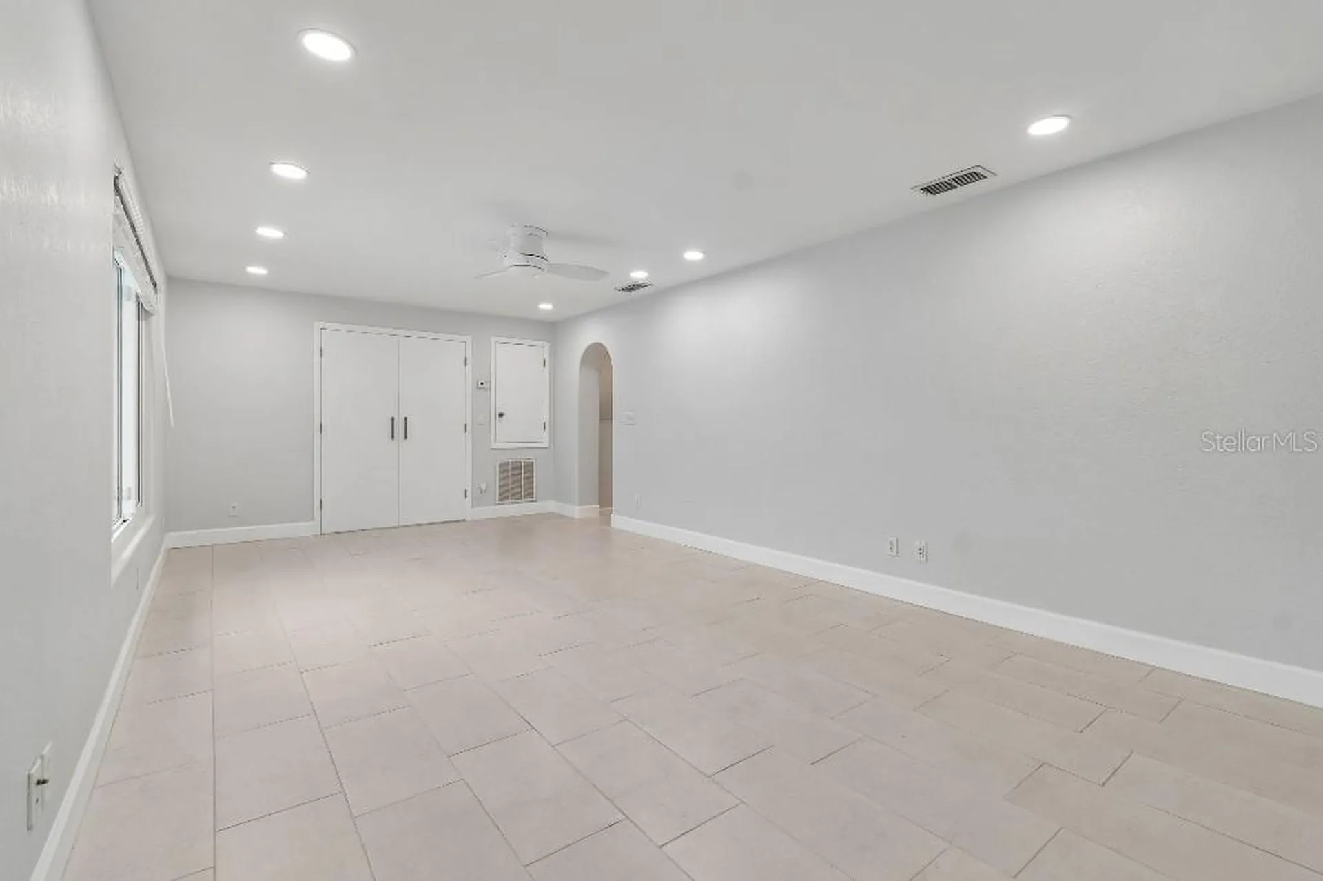 1611 Sunnyhills Drive Brandon FL 33510