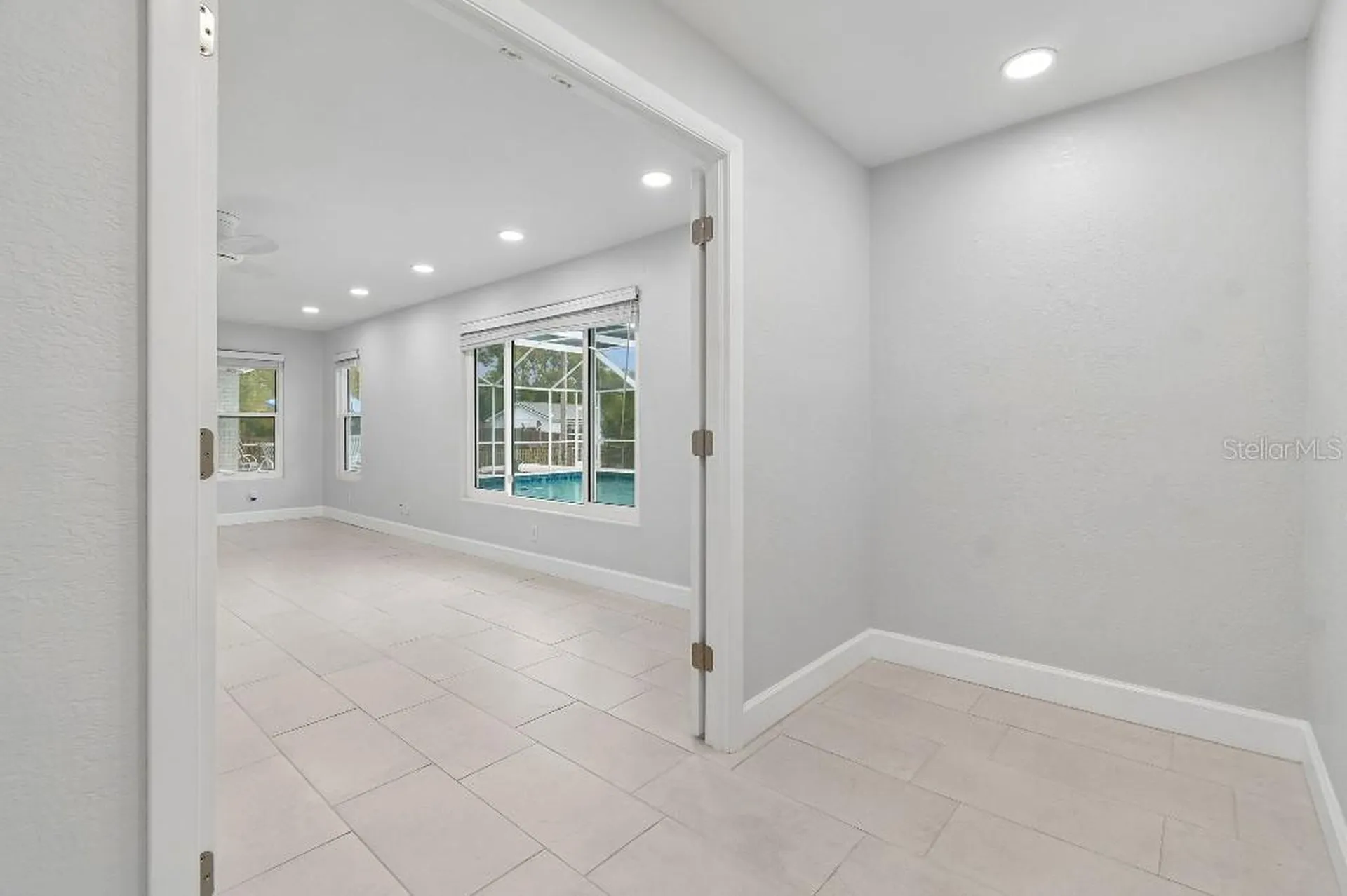 1611 Sunnyhills Drive Brandon FL 33510