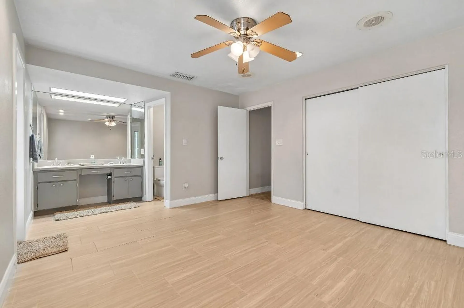 1611 Sunnyhills Drive Brandon FL 33510