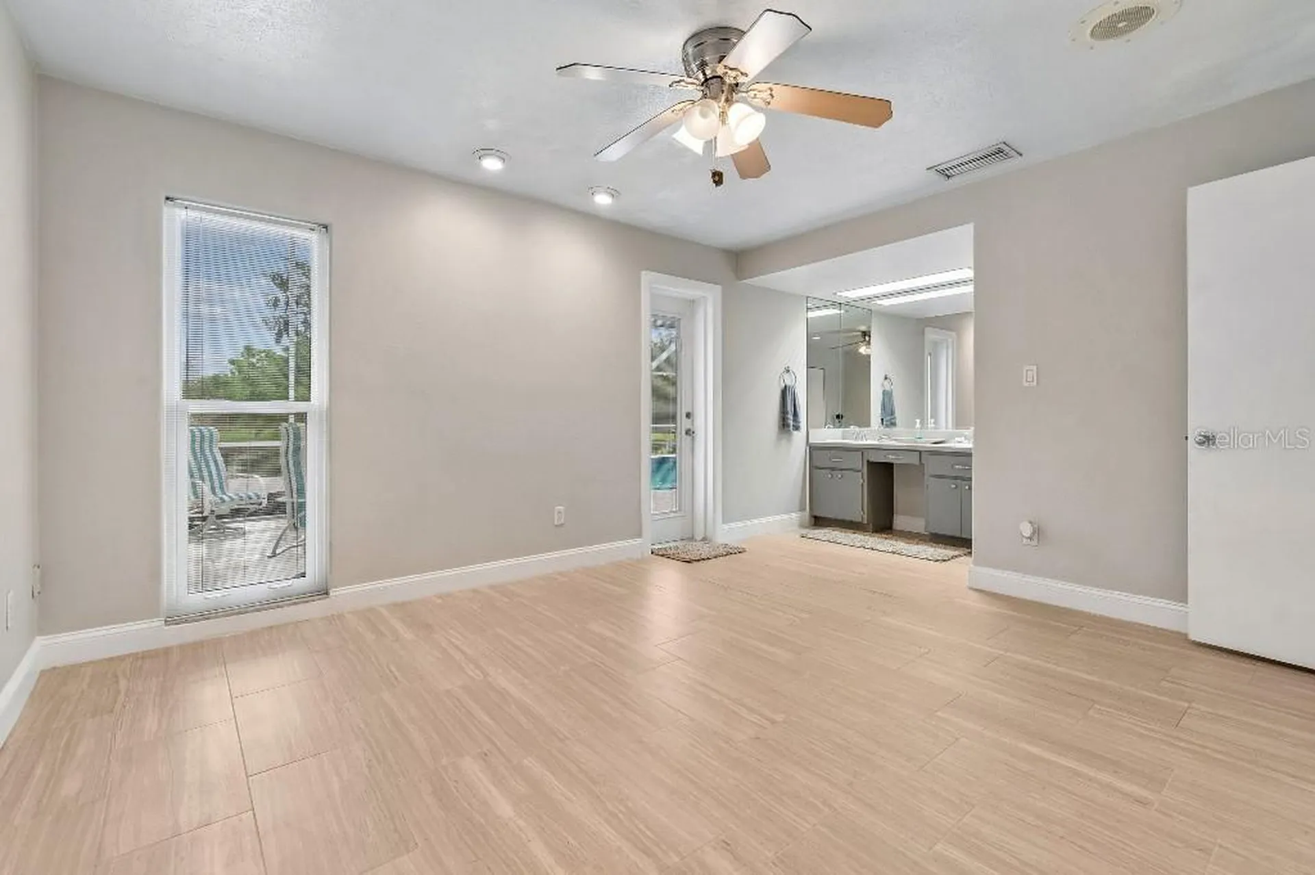 1611 Sunnyhills Drive Brandon FL 33510