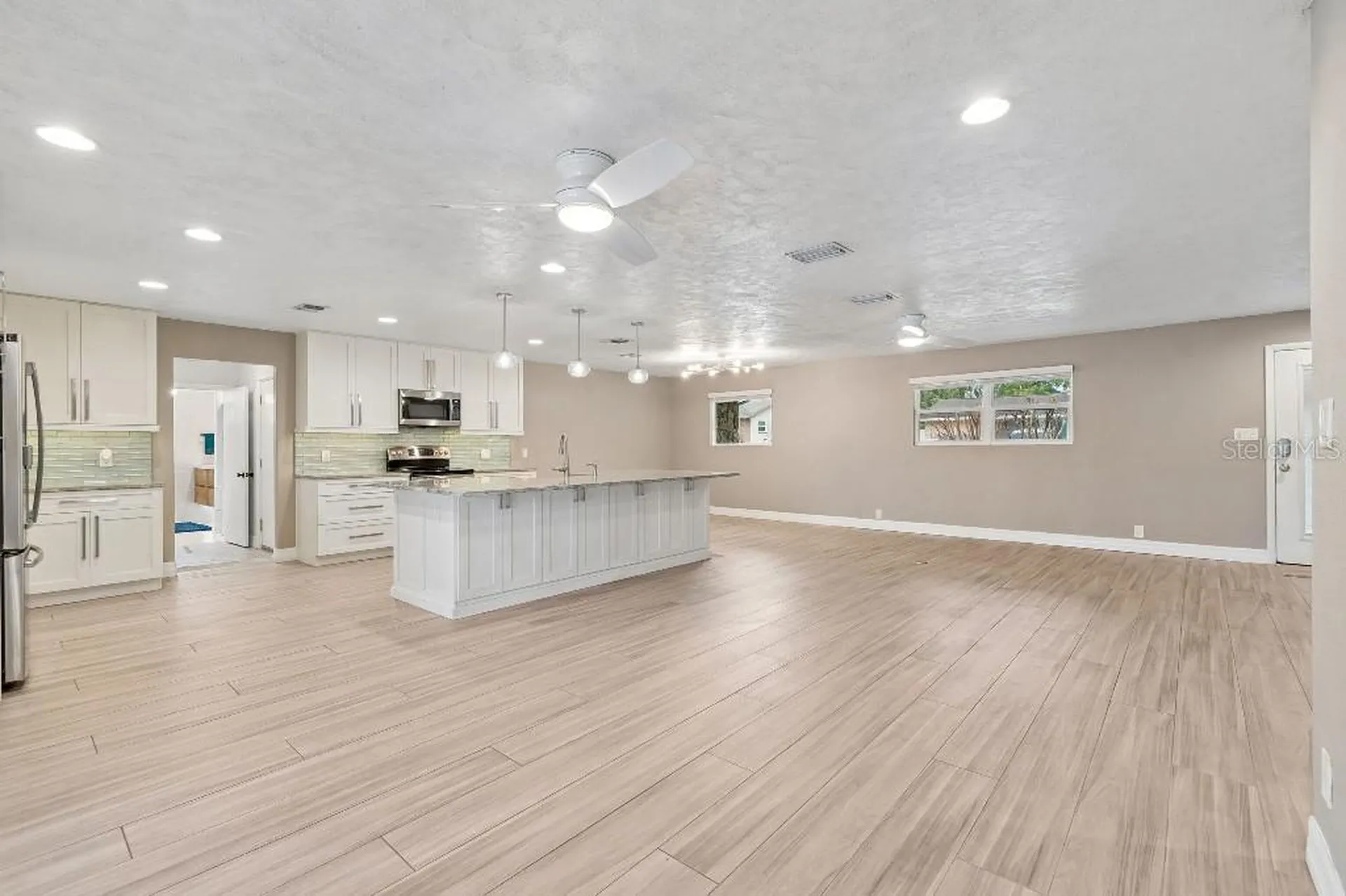 1611 Sunnyhills Drive Brandon FL 33510
