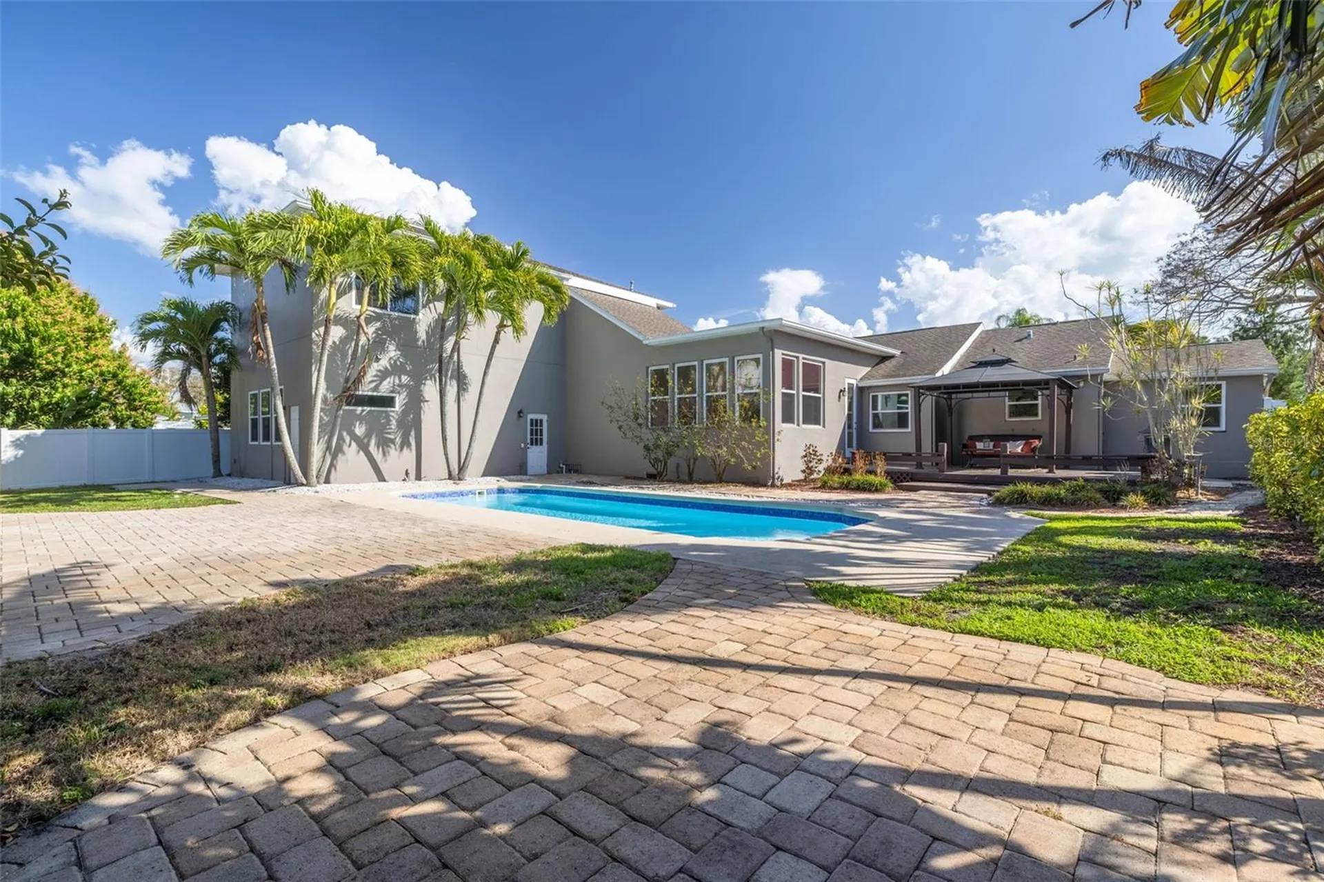 333 30th Avenue N St Petersburg FL 33704