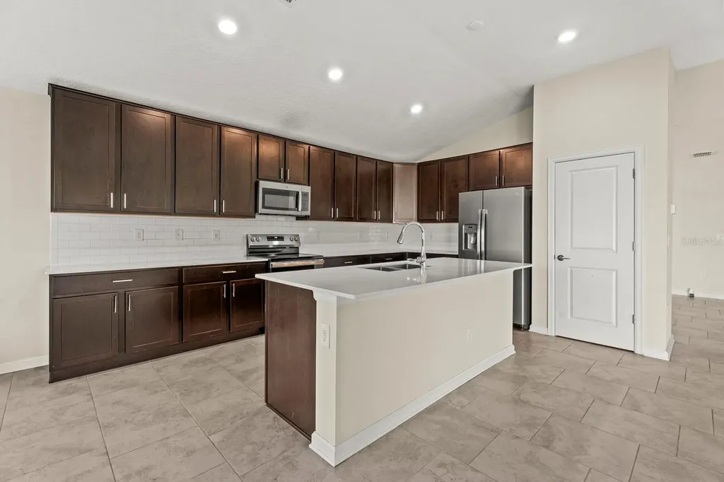 4327 Lighterknot Trace Kissimmee FL 34746