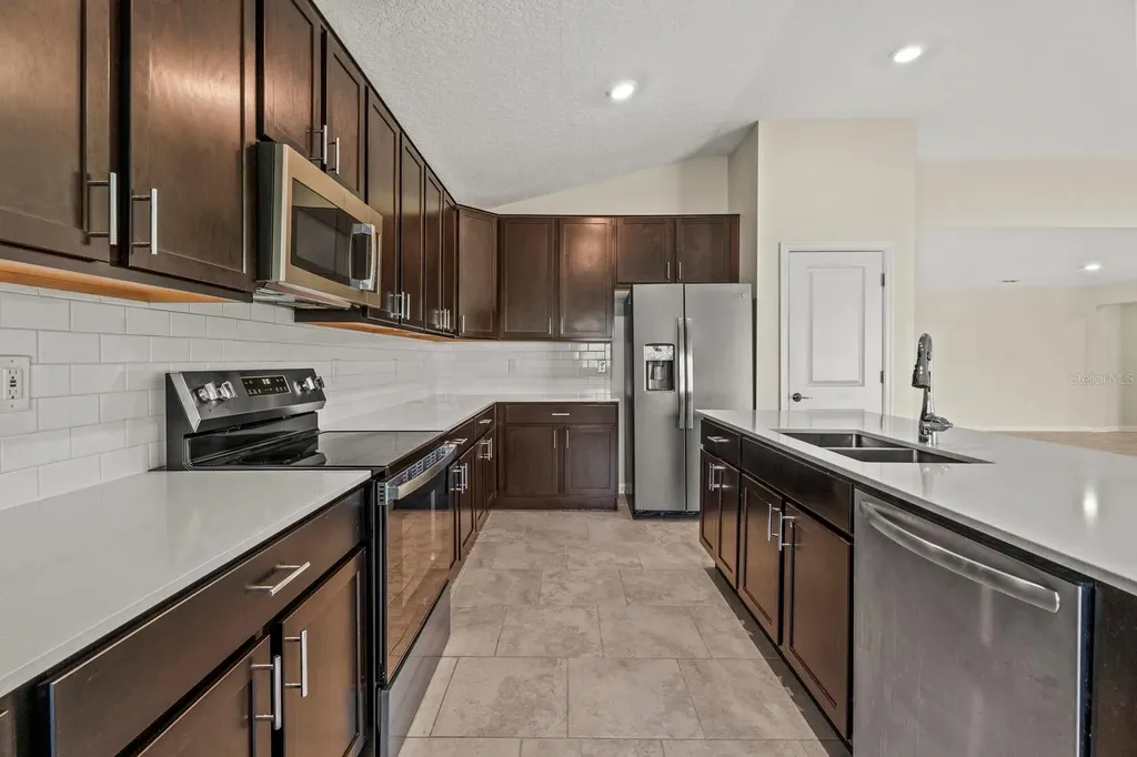 4327 Lighterknot Trace Kissimmee FL 34746