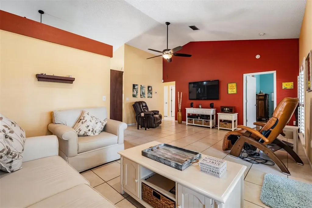 1505 Lakehurst Way Brandon FL 33511