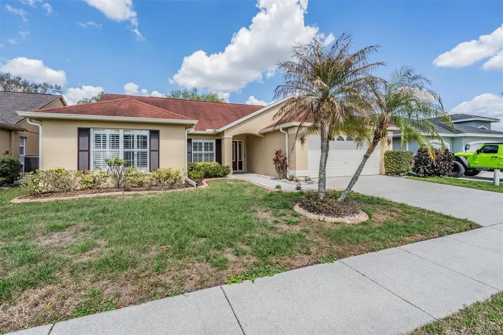 1505 Lakehurst Way Brandon FL 33511