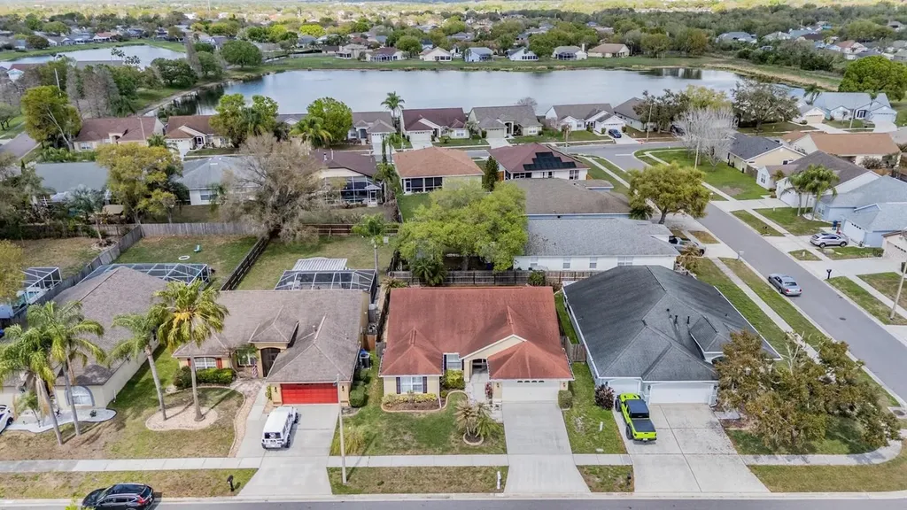 1505 Lakehurst Way Brandon FL 33511