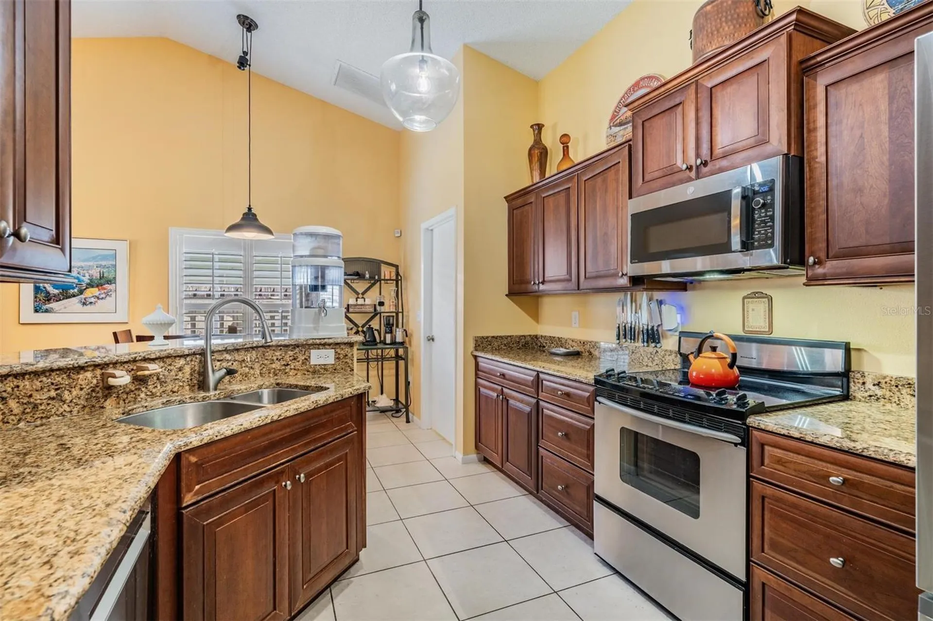 1505 Lakehurst Way Brandon FL 33511