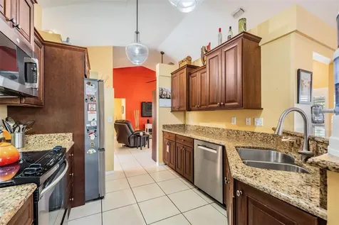 1505 Lakehurst Way Brandon FL 33511