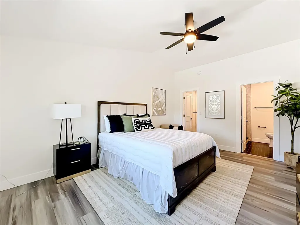 2335 Murilla Way S St Petersburg FL 33712