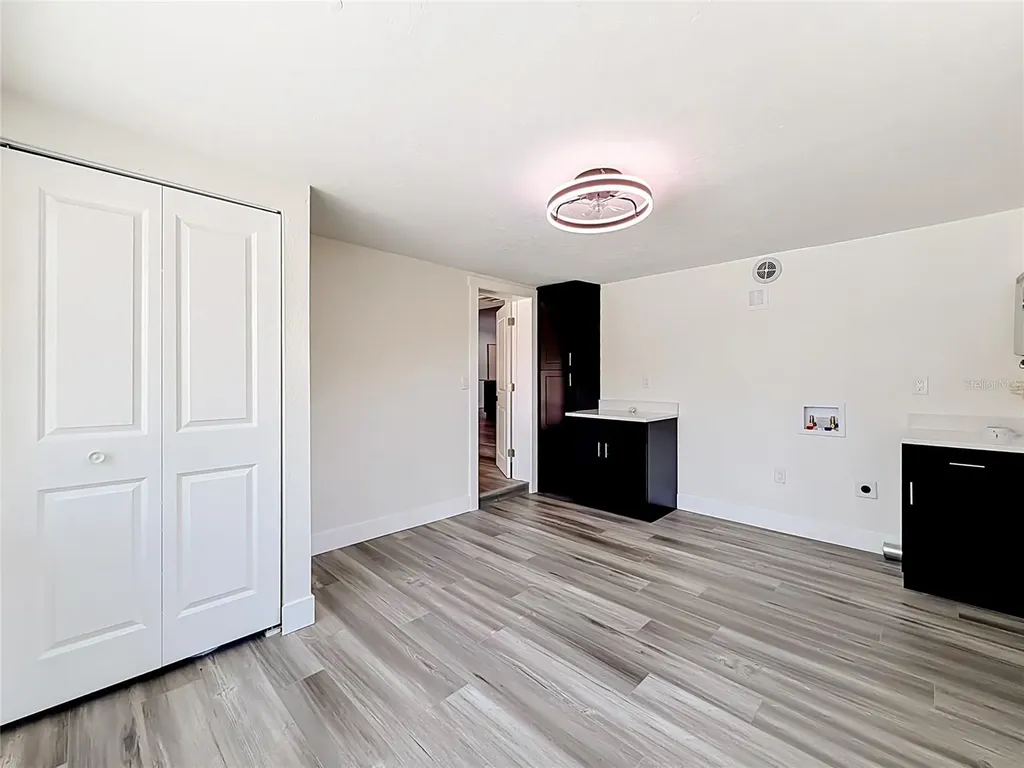 2335 Murilla Way S St Petersburg FL 33712