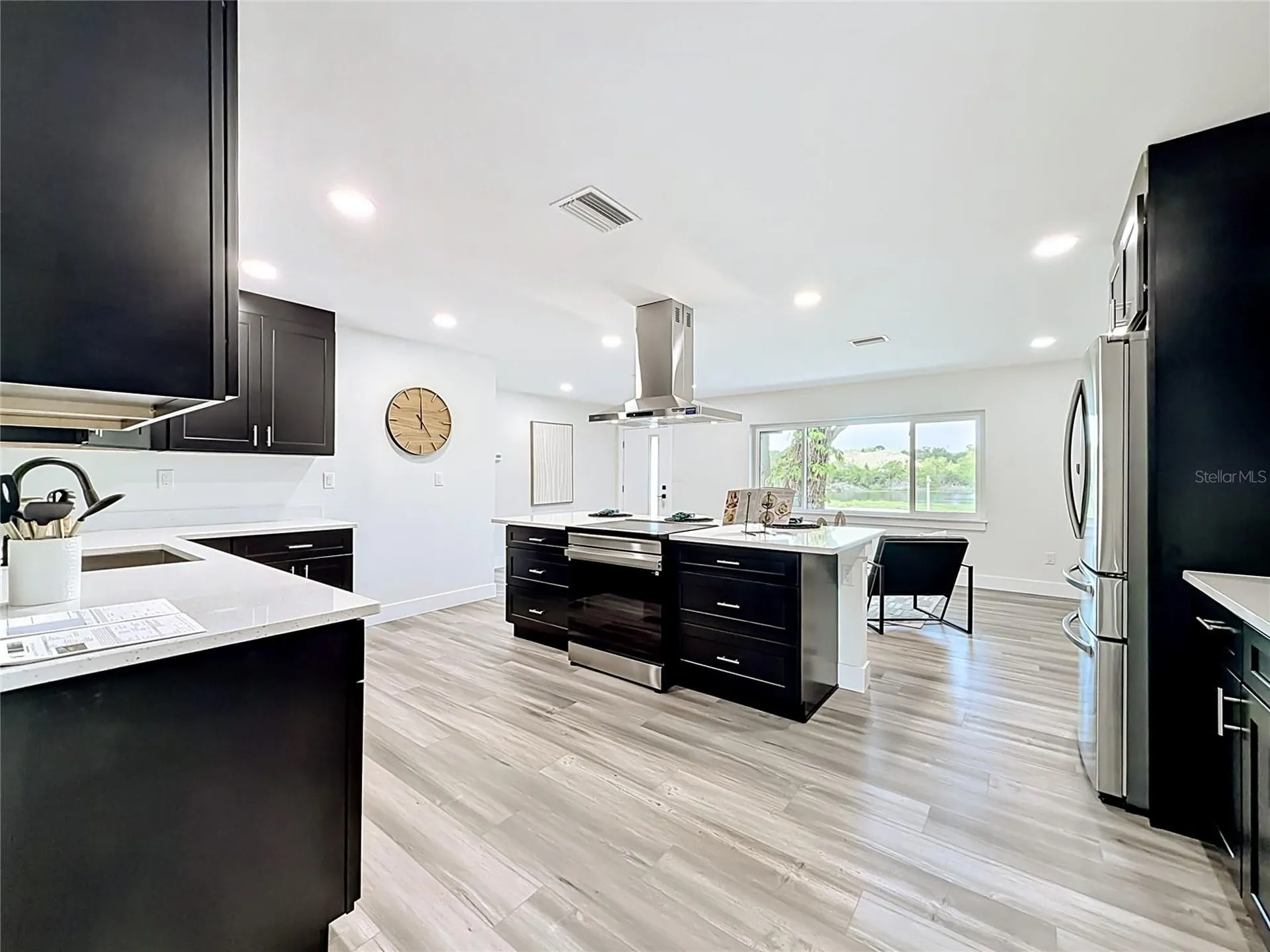 2335 Murilla Way S St Petersburg FL 33712