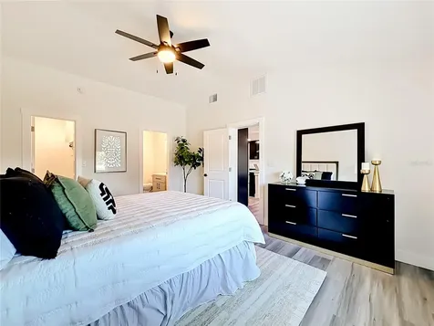 2335 Murilla Way S St Petersburg FL 33712