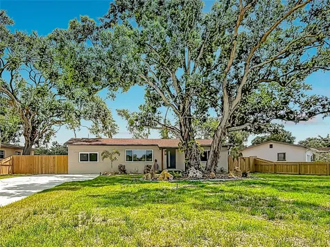 2335 Murilla Way S St Petersburg FL 33712