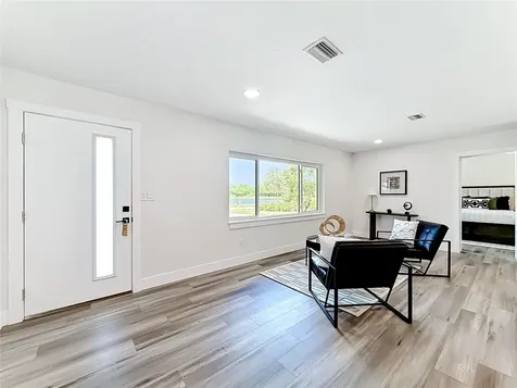2335 Murilla Way S St Petersburg FL 33712