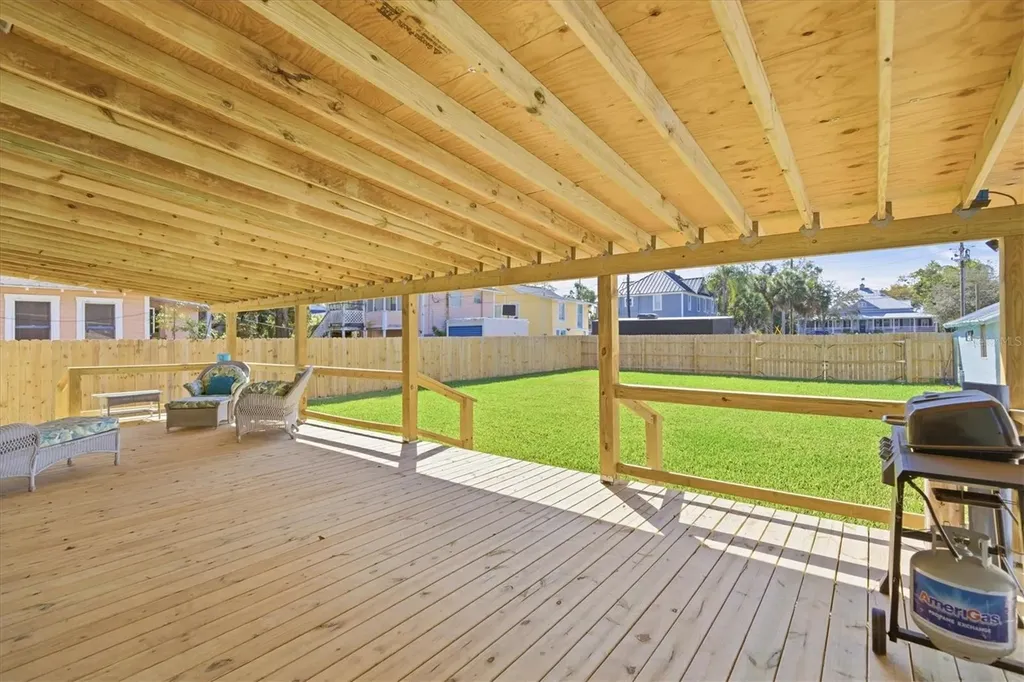 418 E Orange Street Tarpon Springs FL 34689