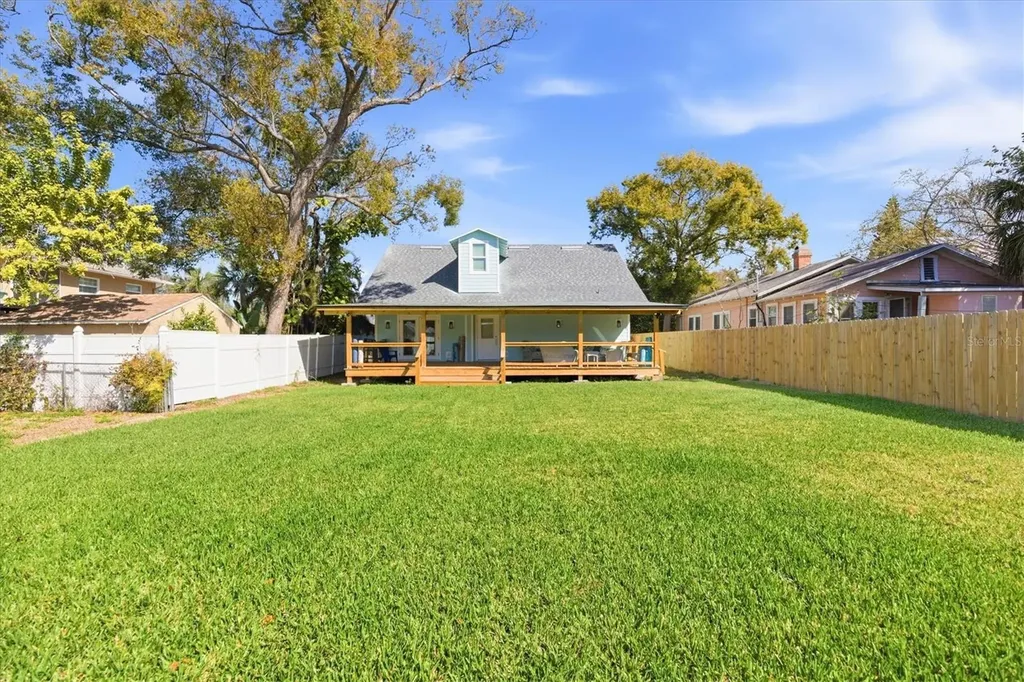 418 E Orange Street Tarpon Springs FL 34689
