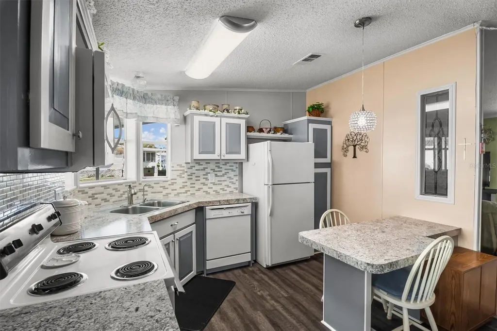 232 Glenwood Drive Lake Wales FL 33898