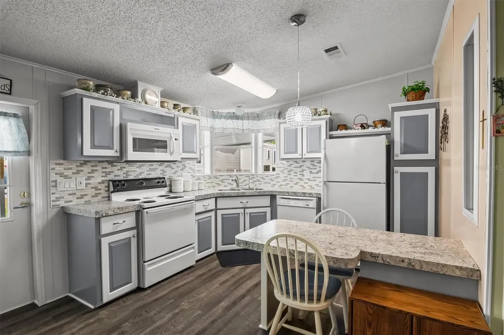 232 Glenwood Drive Lake Wales FL 33898