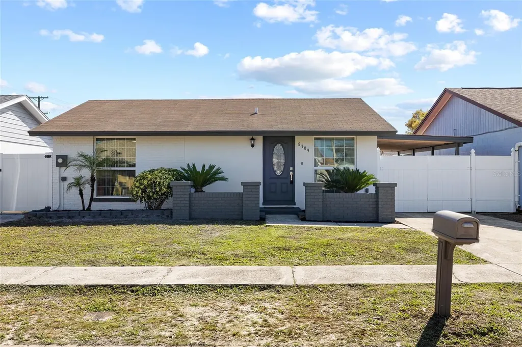 8309 Dasa Place Tampa FL 33615
