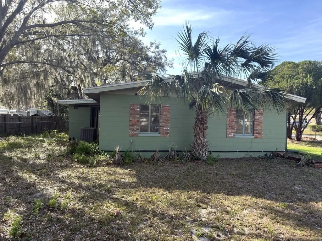 2103 Vine Street Leesburg FL 34748