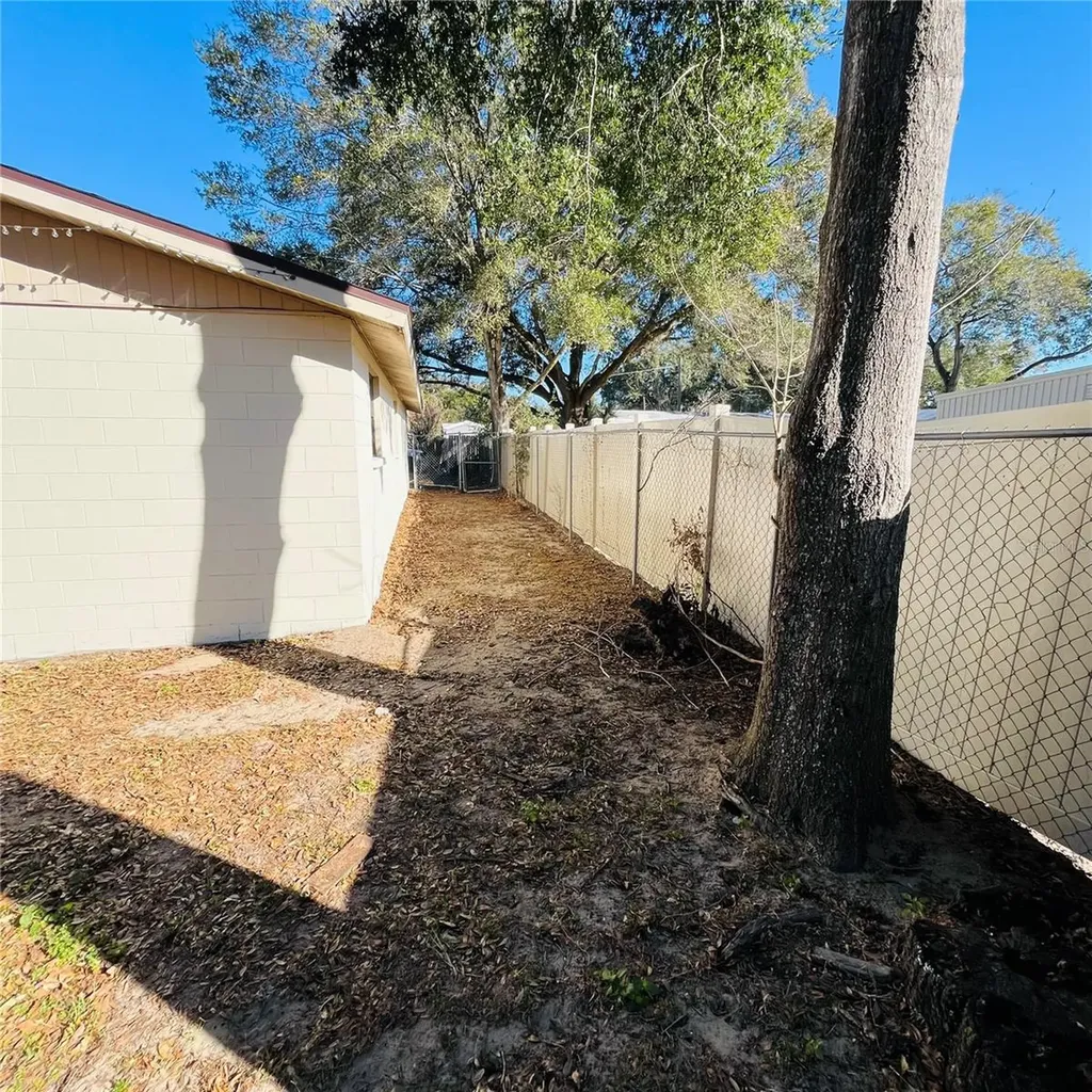 502 Calhoun Avenue Seffner FL 33584