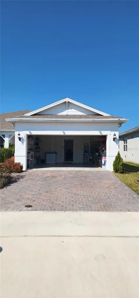 1823 Spring Shower Circle Kissimmee FL 34744
