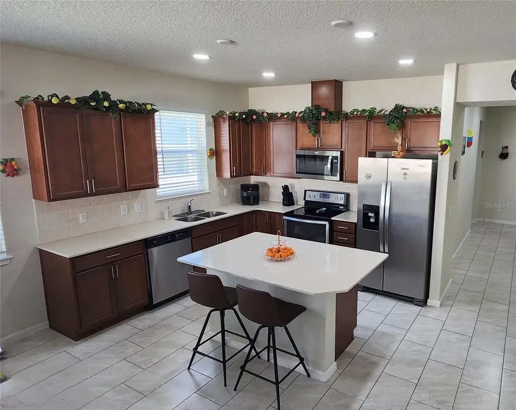 1823 Spring Shower Circle Kissimmee FL 34744