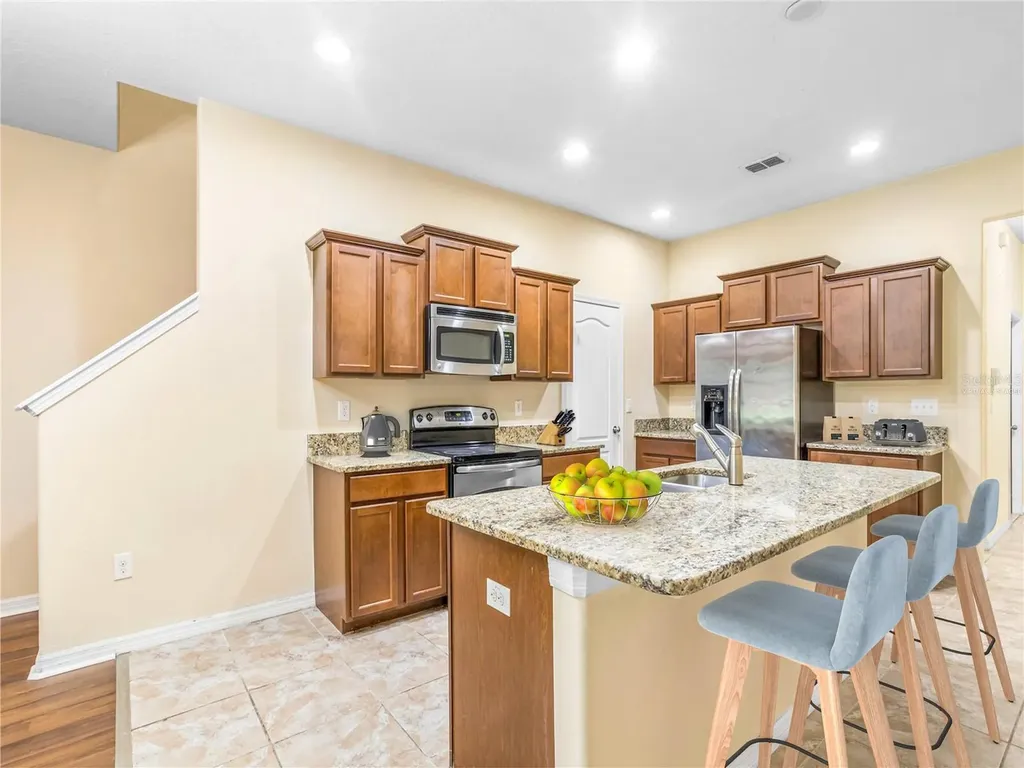 2044 Hawks View Drive Ruskin FL 33570