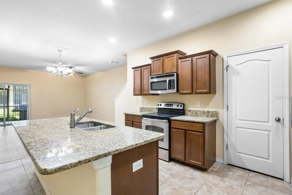 2044 Hawks View Drive Ruskin FL 33570