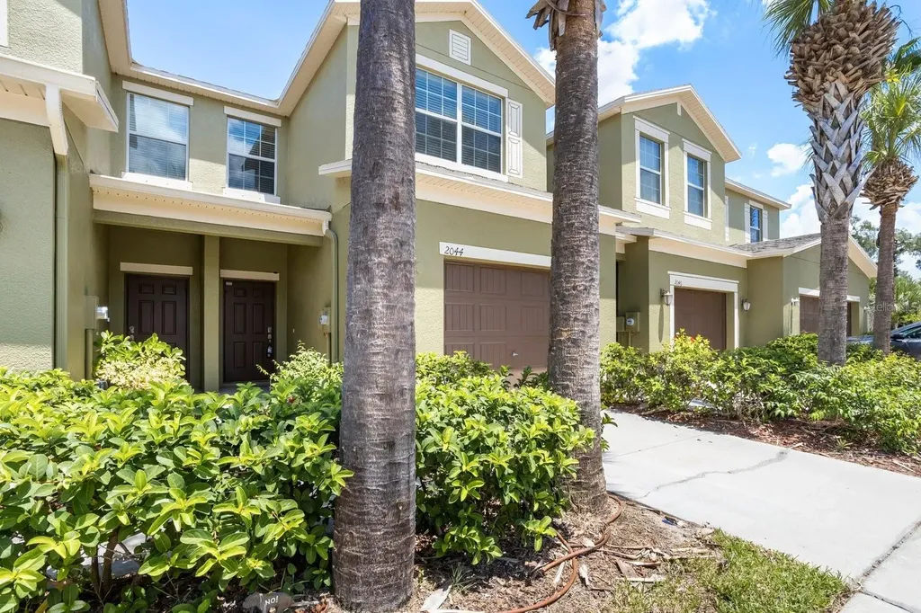 2044 Hawks View Drive Ruskin FL 33570