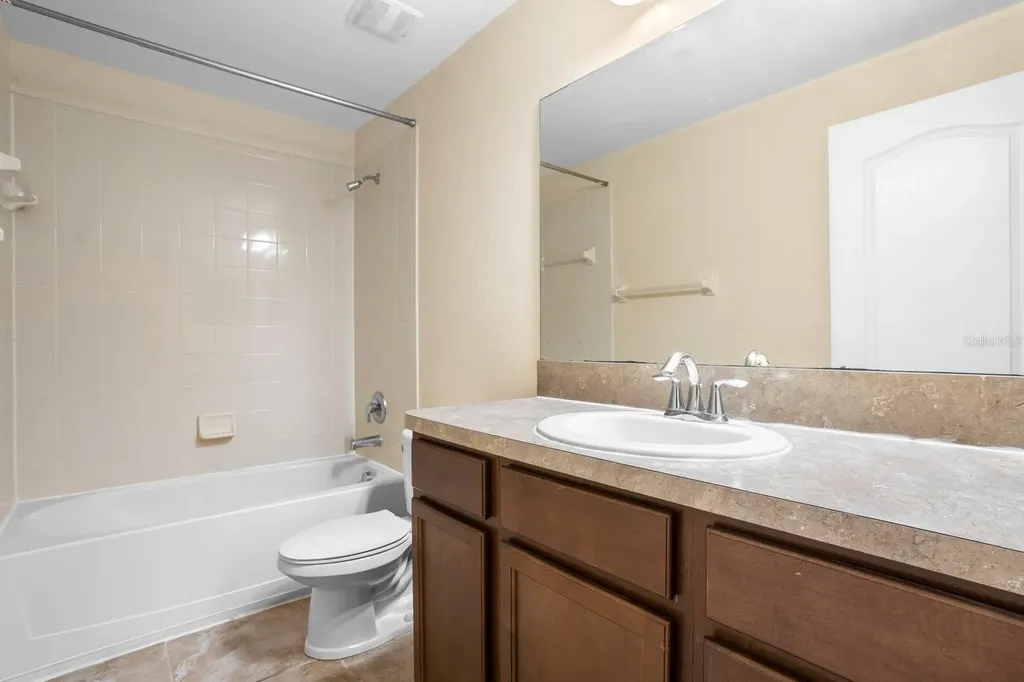 2044 Hawks View Drive Ruskin FL 33570
