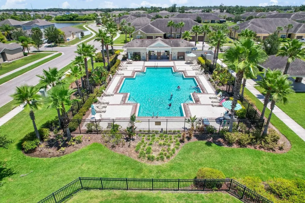 2044 Hawks View Drive Ruskin FL 33570