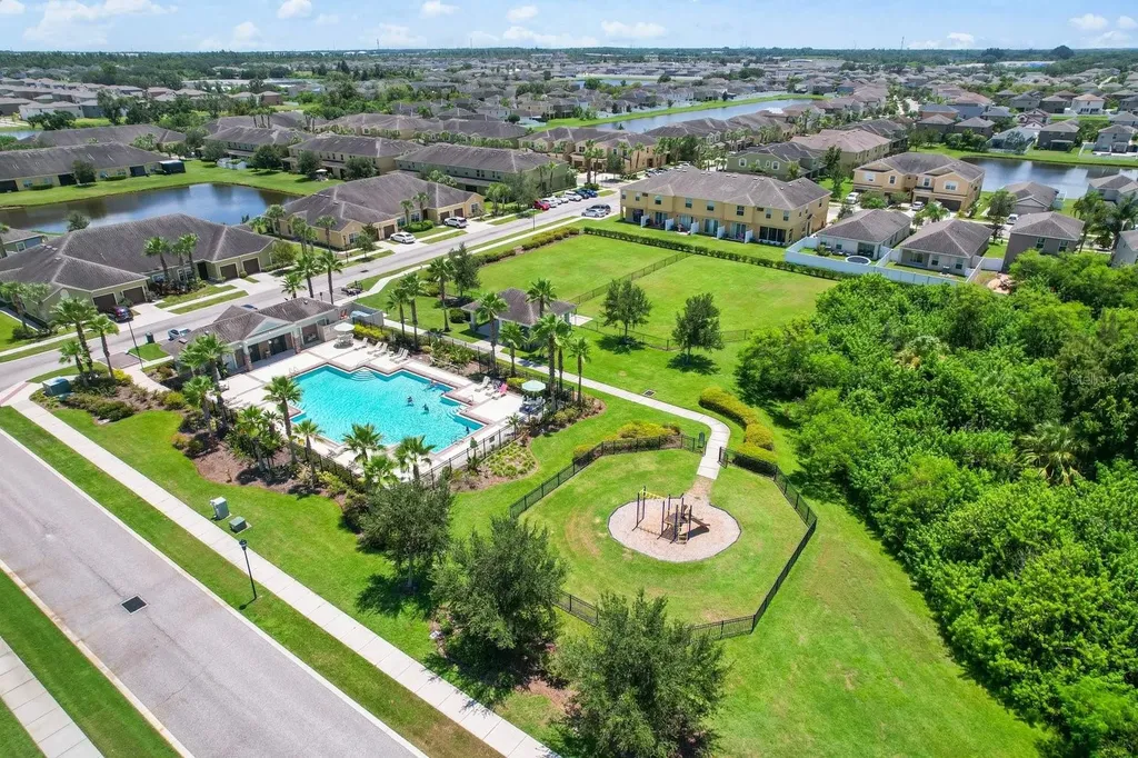 2044 Hawks View Drive Ruskin FL 33570