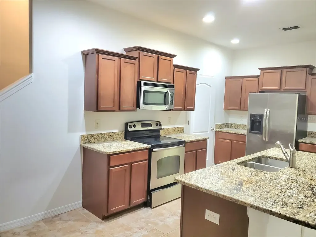 2044 Hawks View Drive Ruskin FL 33570