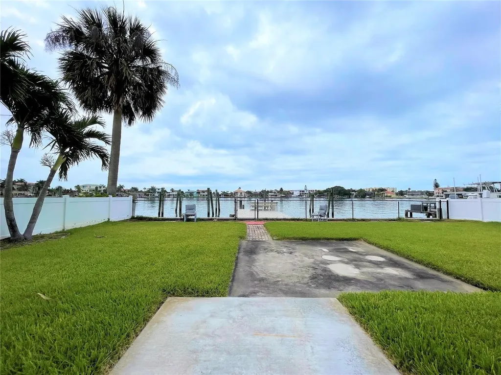 17045 Dolphin Drive North Redington Beach FL 33708