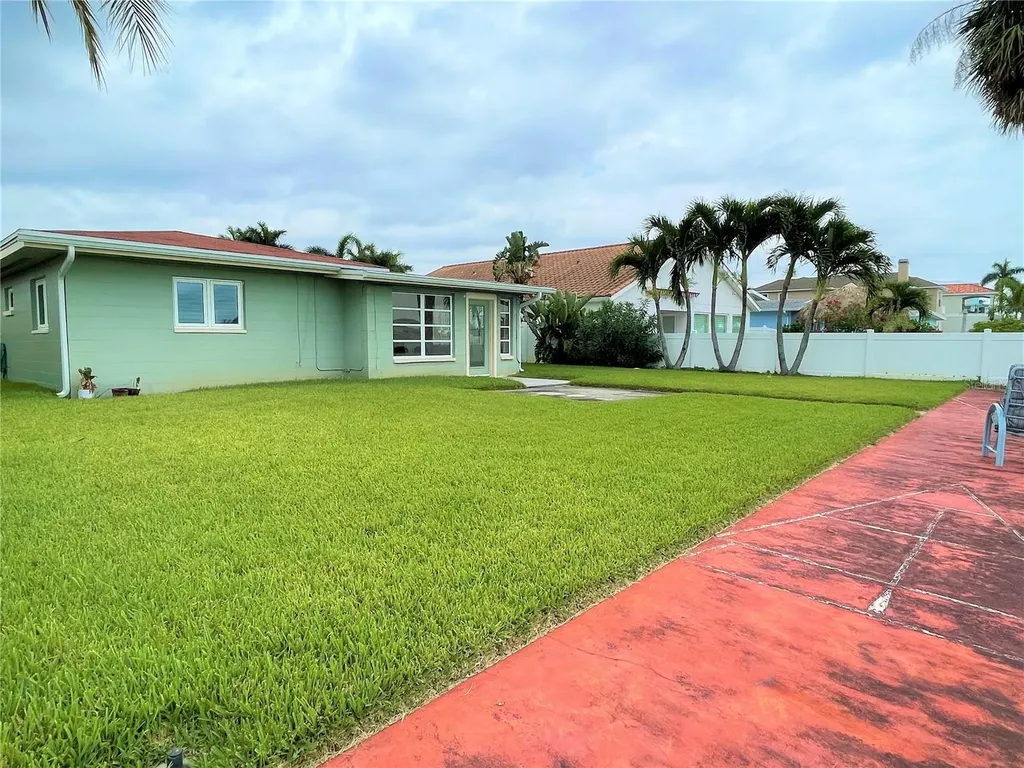 17045 Dolphin Drive North Redington Beach FL 33708