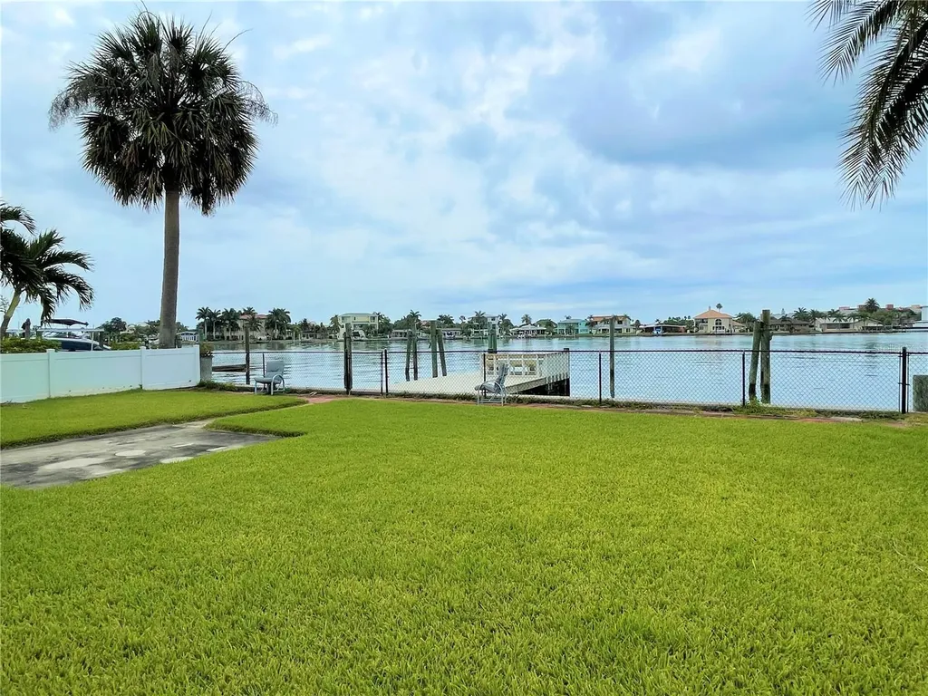 17045 Dolphin Drive North Redington Beach FL 33708