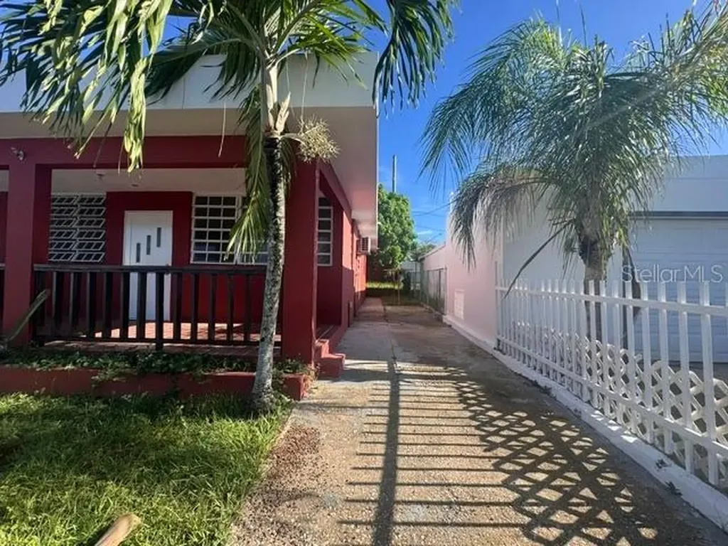 C15 Blq U16 Urb San Demet C15 Blq U16 Urb San Demetrio Vega Baja PR 00694
