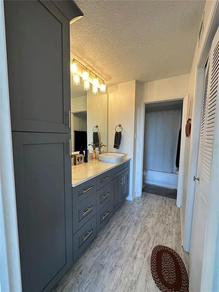 3211 W Swann Avenue Tampa FL 33609