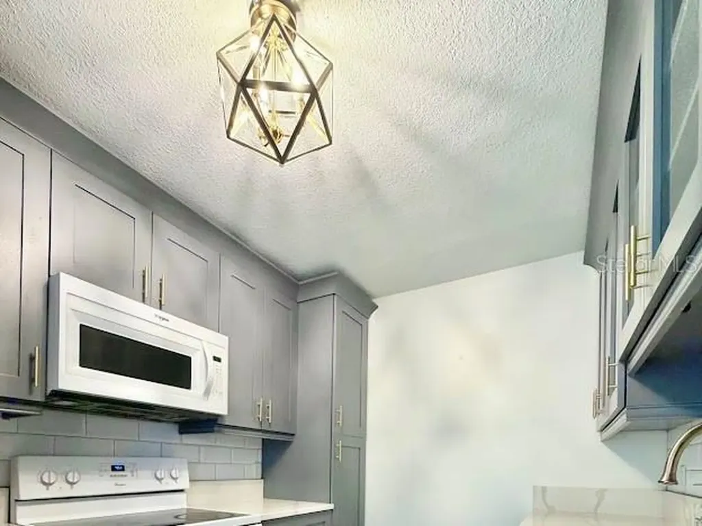 3211 W Swann Avenue Tampa FL 33609