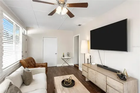 4618 W Bay Villa Avenue Tampa FL 33611
