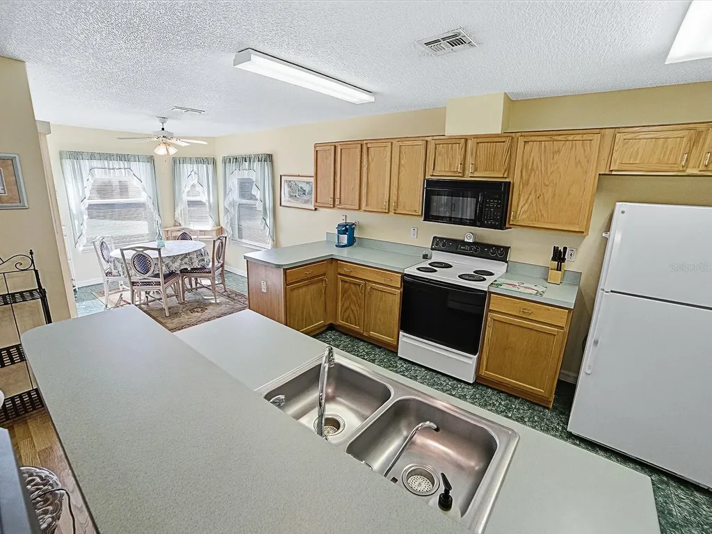 32914 Crooked Oaks Lane Leesburg FL 34748