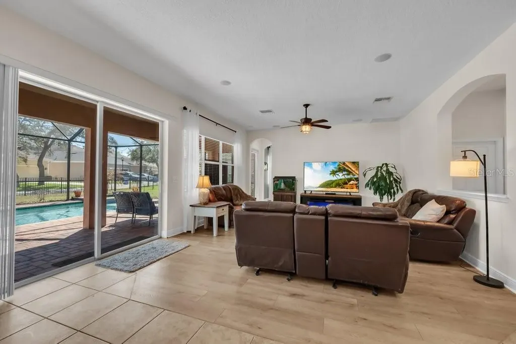 5920 Fishhawk Crossing Boulevard Lithia FL 33547