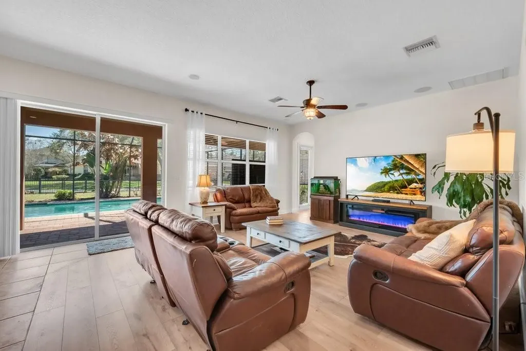 5920 Fishhawk Crossing Boulevard Lithia FL 33547