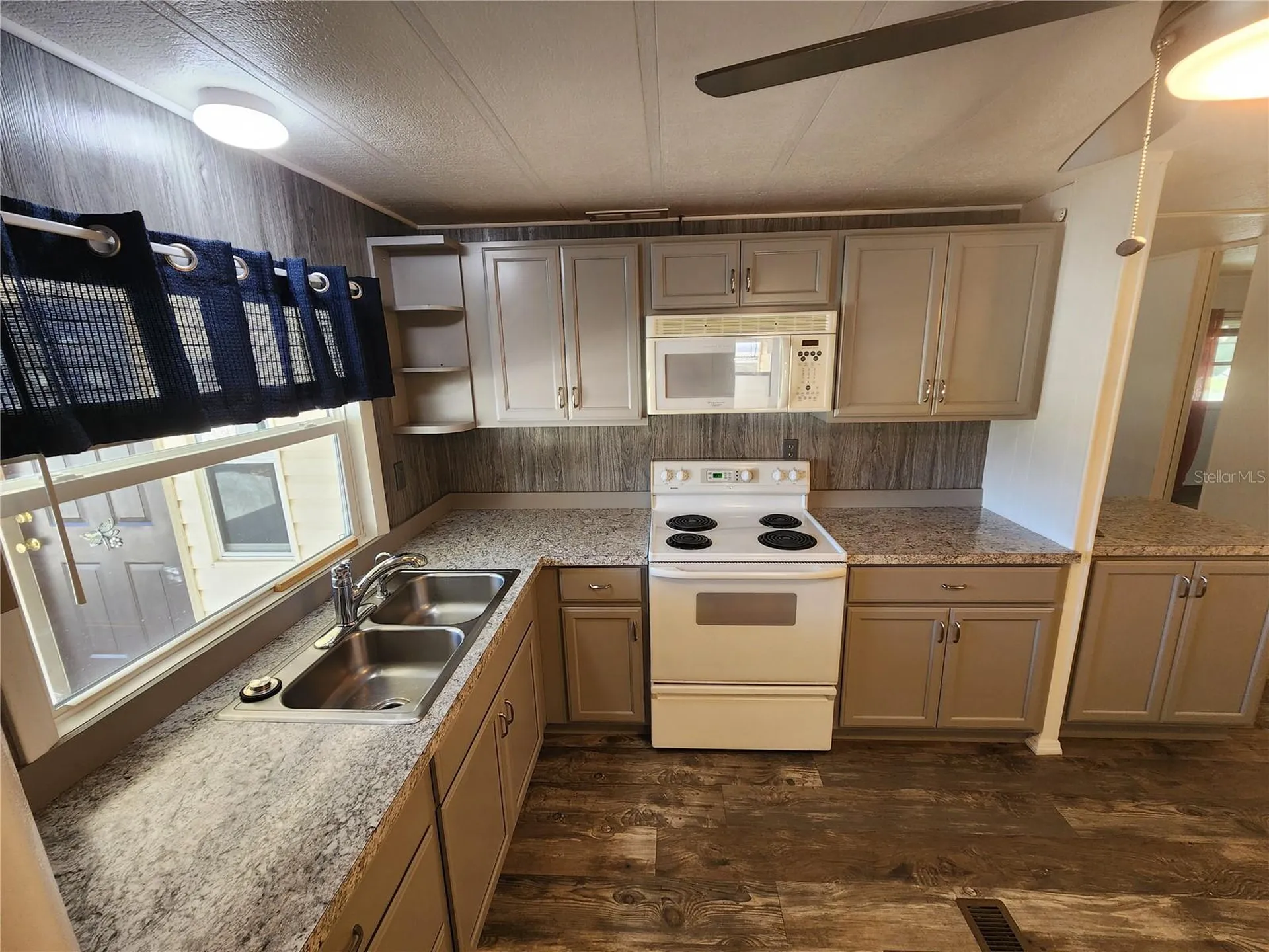 808 53rd Avenue E Bradenton FL 34203