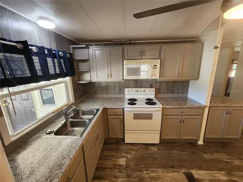 808 53rd Avenue E Bradenton FL 34203