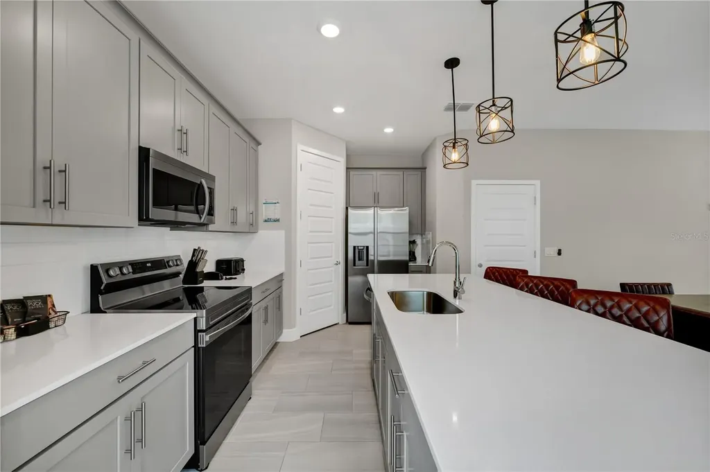 7833 Spectrum Drive Kissimmee FL 34747